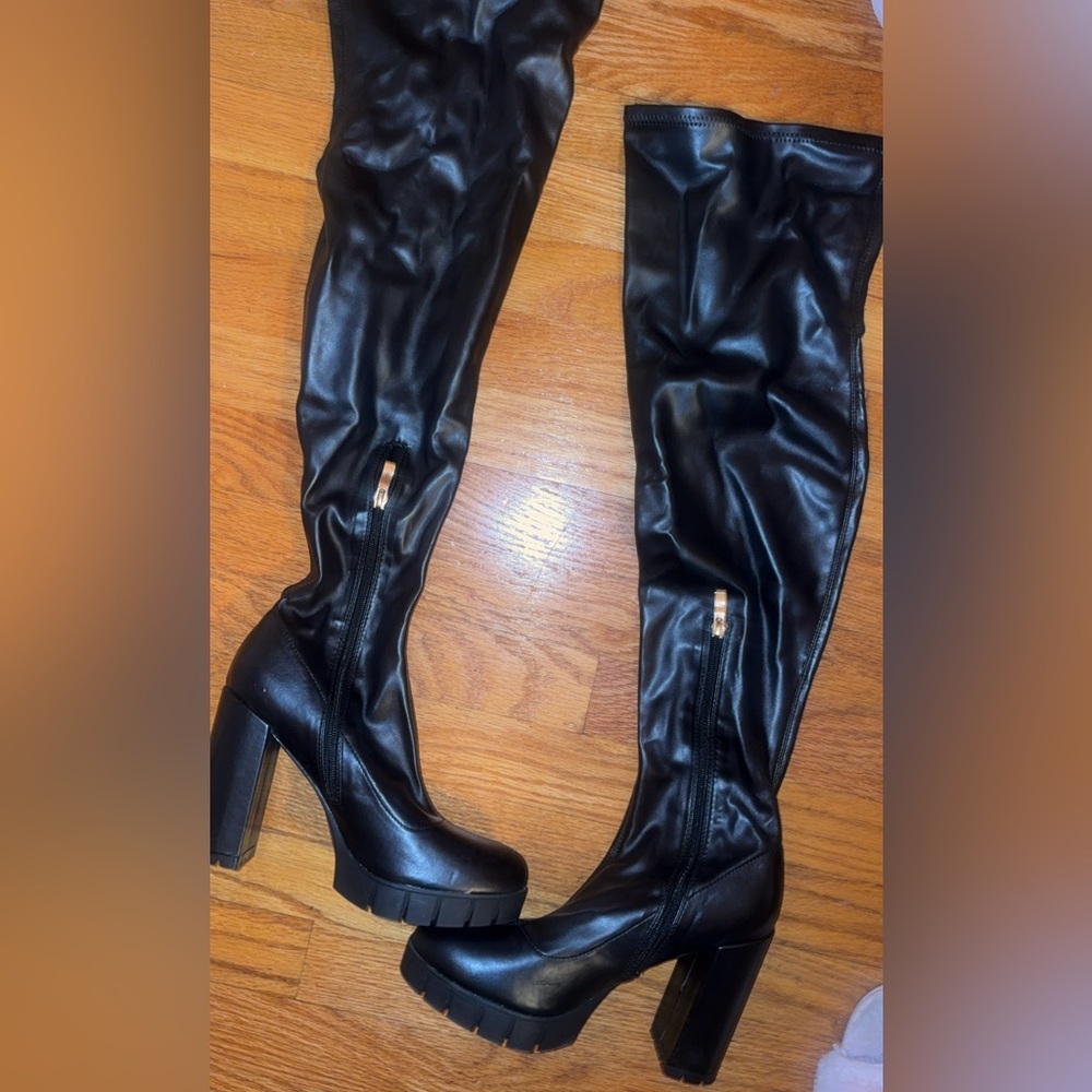 Bella Marie Black Over-the-Knee Boots with Zipper Detail